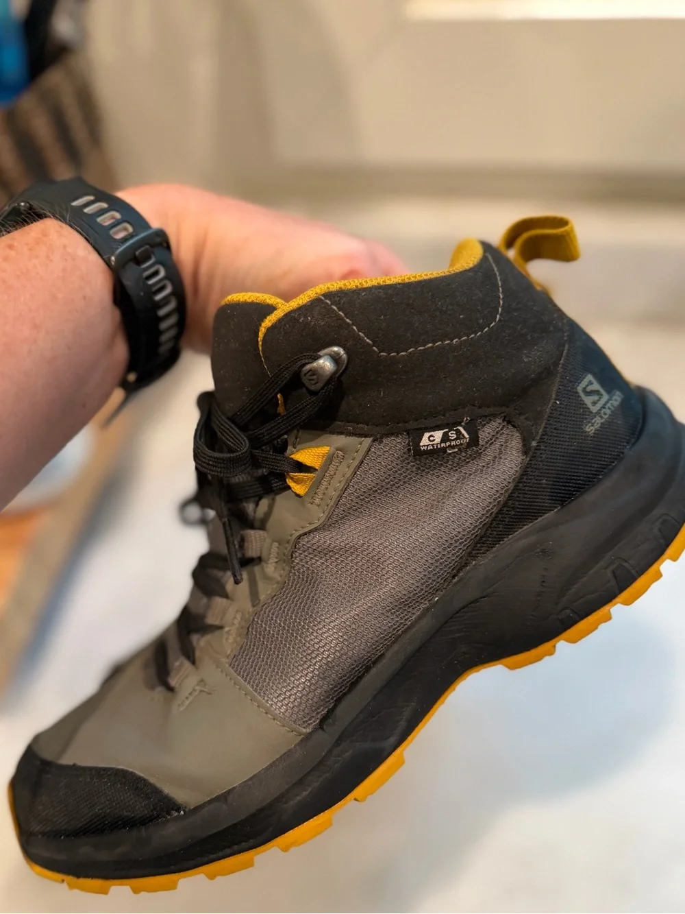 Salomon Outward CSWP Waterproof Hiking Boots Boys Youth Size 5 Gray Yellow